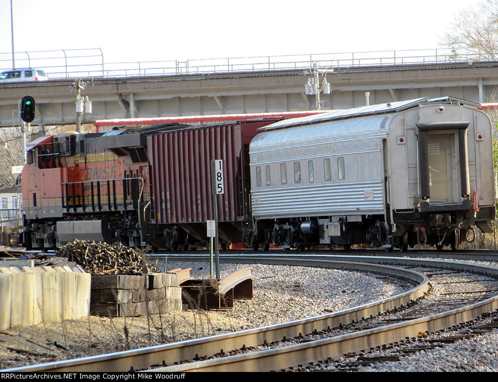 BNSF 6743